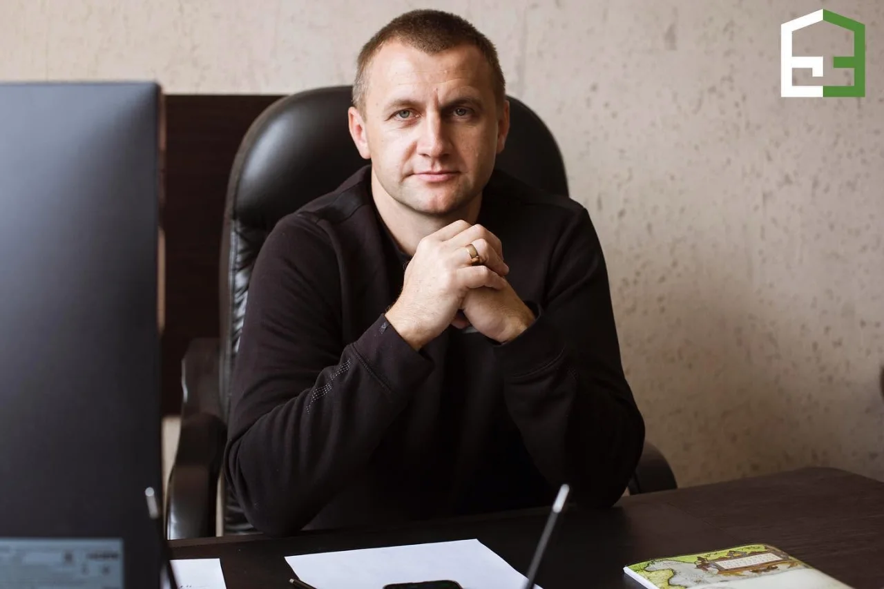 Директор компанії «Будівництво Захід» в офісі